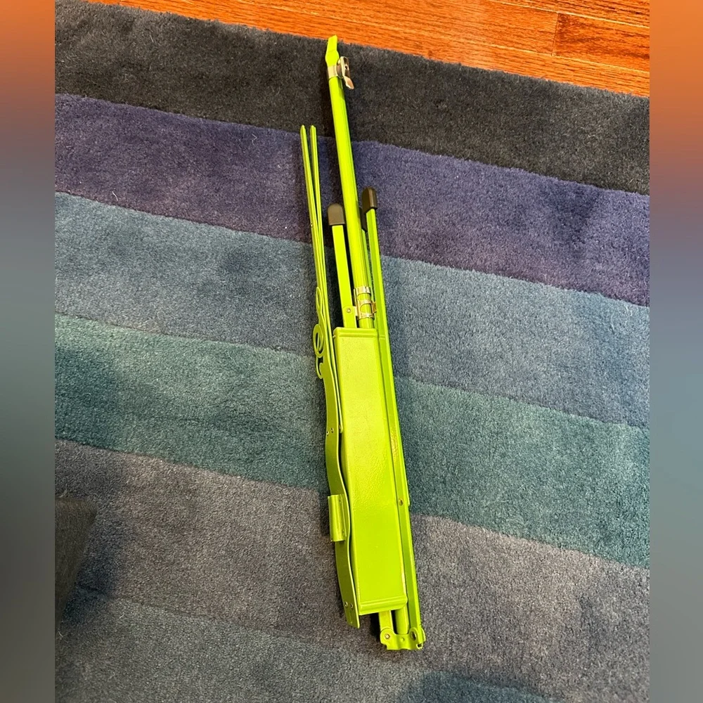 Deluxe Aluminum Collapsible Music Stand with Adjustable Tray, Lime Green